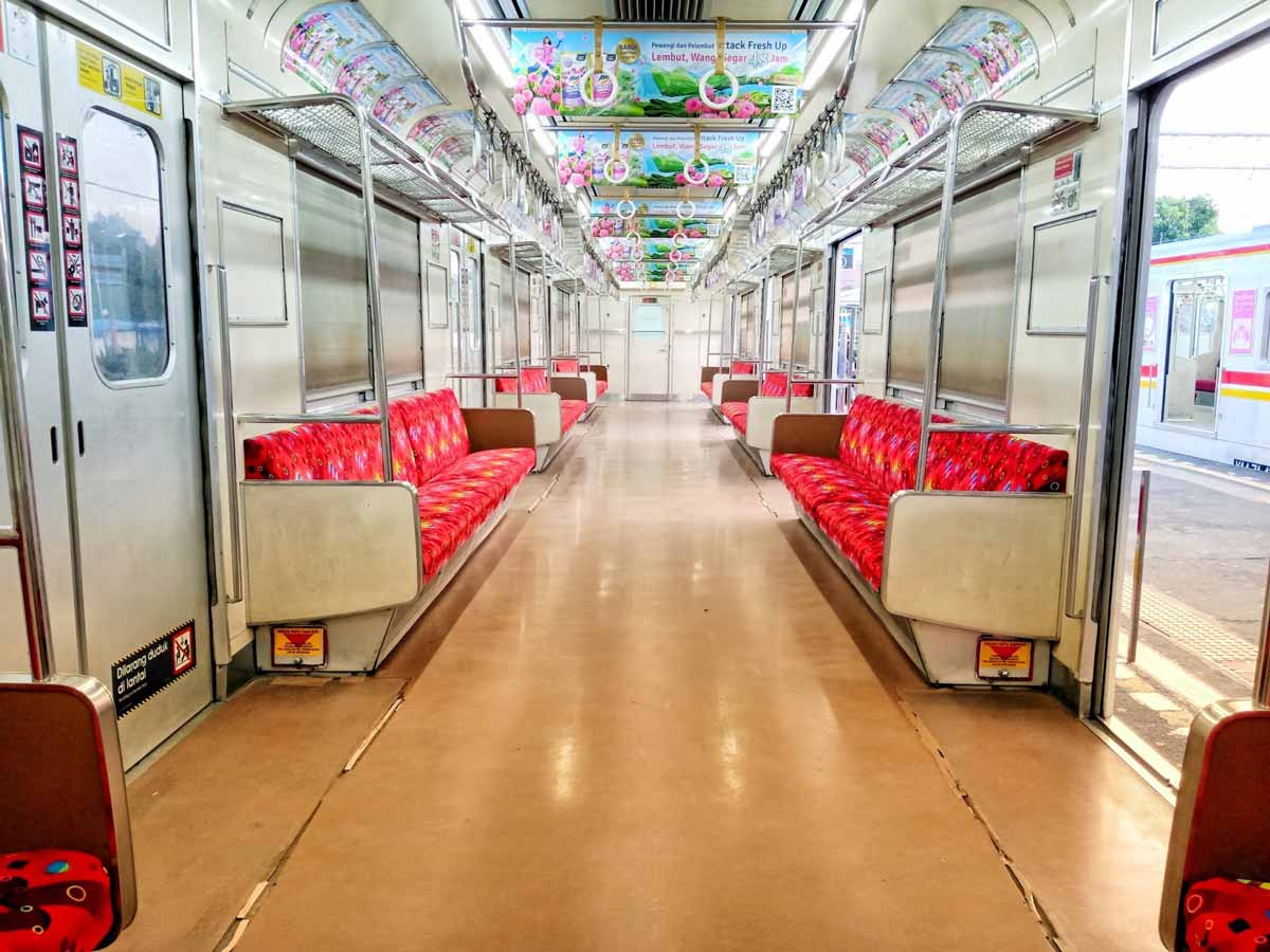 Kereta KRL Commuter Line Pondok Ranji dan Kebayoran Lama